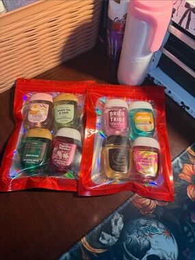 Bath & Body works set of 8 random hand sanitizers